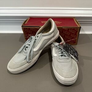 NWT Vans Gilbert Crocket shoes in Retro Smoke Color with Additional Laces Inc.